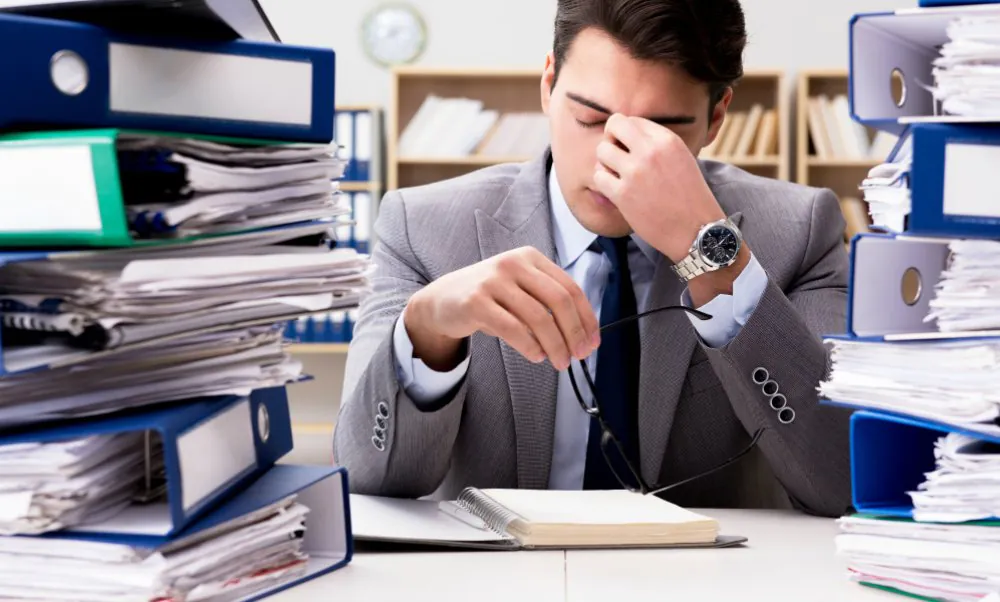 How an organisation can manage change-related work stress 19